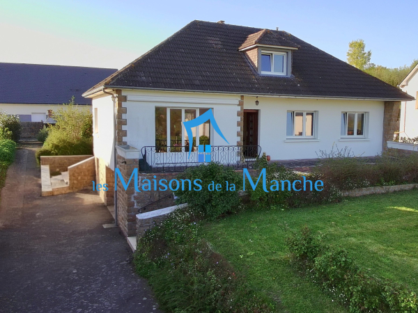 maison avec une vue dégagée sur la campagne proche d'Avranches