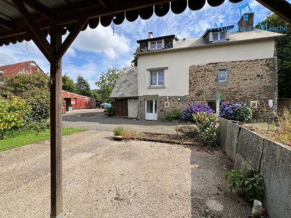 Maison en pierre à la campagne + grand garage