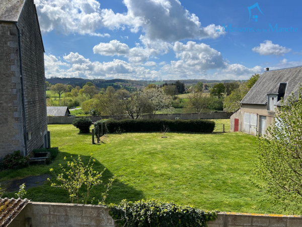 Maison en pierre 6 pièces 130m² hab et 300m² de terrain