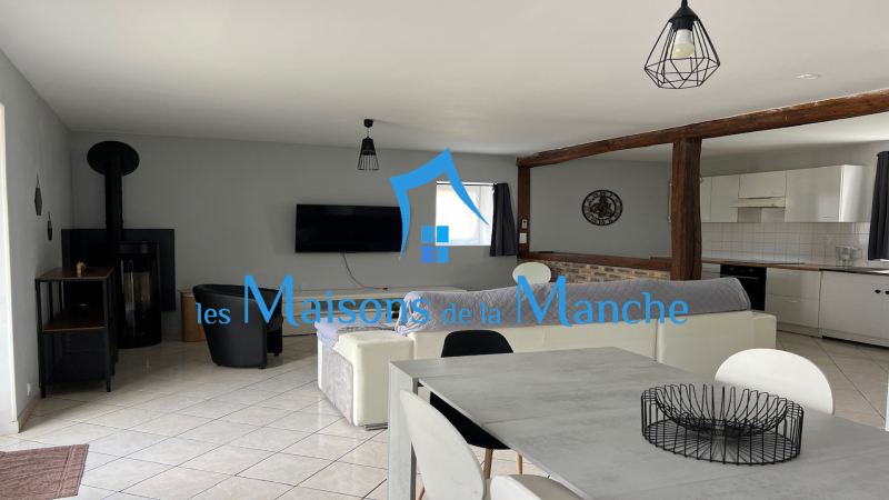 Maison de trois logements indépendants proche Brécey
