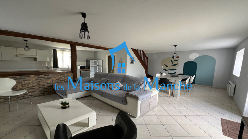 Maison de trois logements indépendants proche Brécey