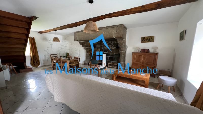 Maison de trois logements indépendants proche Brécey