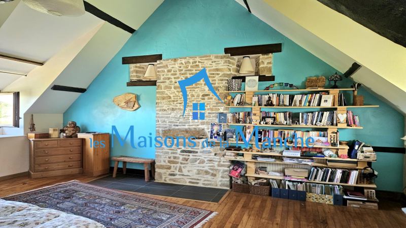 Magnifique maison normande en pierre avec dépendances sur un terrain arboré de plus de 8 000 m²