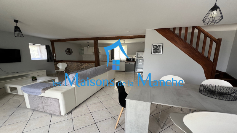 Maison de trois logements indépendants proche Brécey