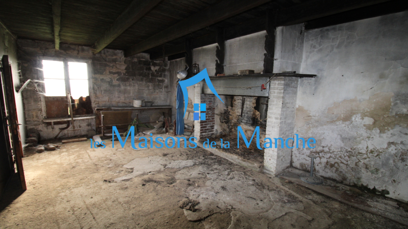 Ancienne maison à rénover en campagne avec bon potentiel
