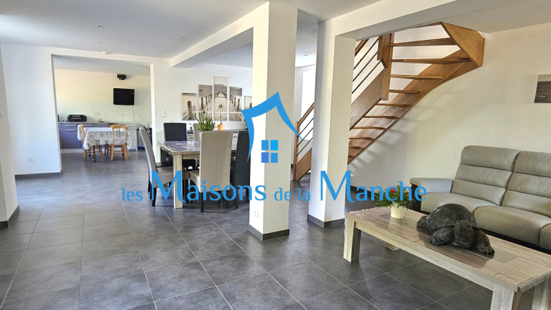 Maison en pierre rénovée avec dépendances – Saint-Laurent-de-Cuves