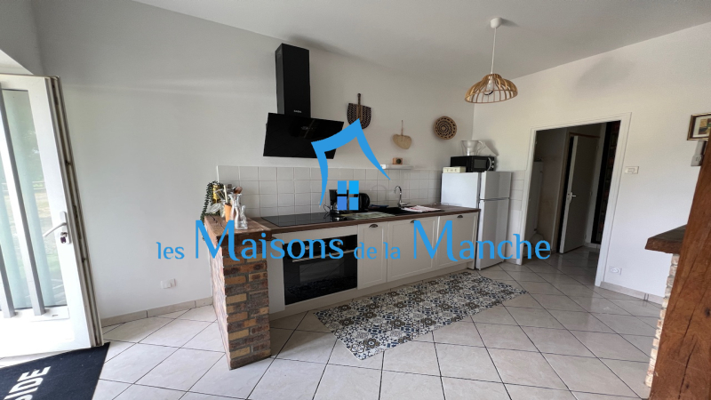 Maison de trois logements indépendants proche Brécey