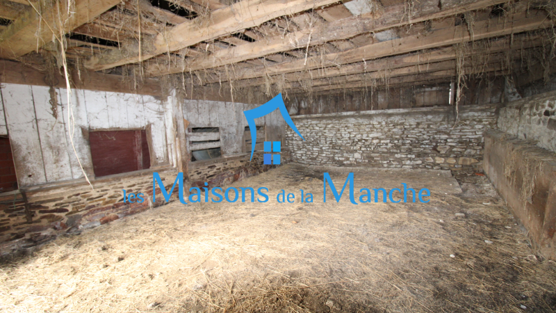 Ancienne maison à rénover en campagne avec bon potentiel