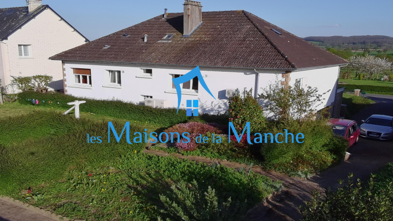 maison avec une vue dégagée sur la campagne proche d'Avranches
