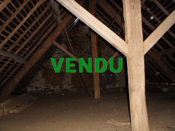 Maison en pierre à rénover à environ 6 km de BRECEY