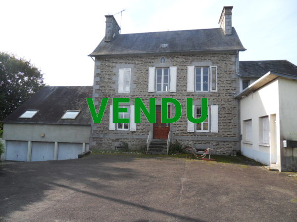 Ensemble de 3 logements 352 m² dans le bourg de BRECEY (50370)