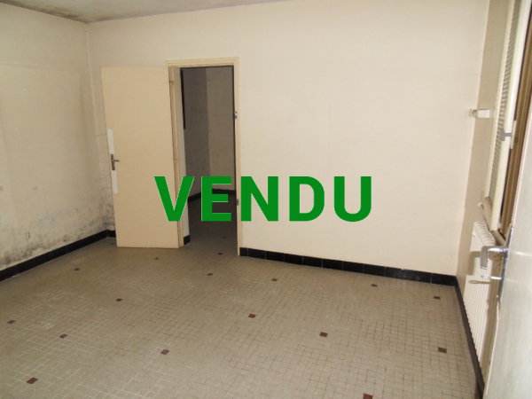 Ensemble de 3 logements 352 m² dans le bourg de BRECEY (50370)