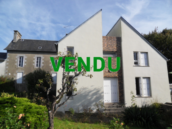 Ensemble de 3 logements 352 m² dans le bourg de BRECEY (50370)