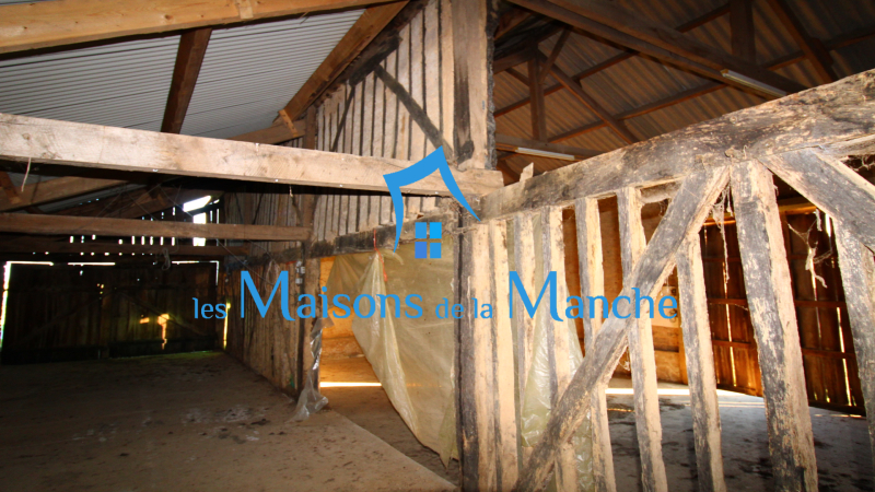 Ancien corps de ferme nombreuses dépendances