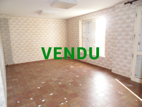 Ensemble de 3 logements 352 m² dans le bourg de BRECEY (50370)