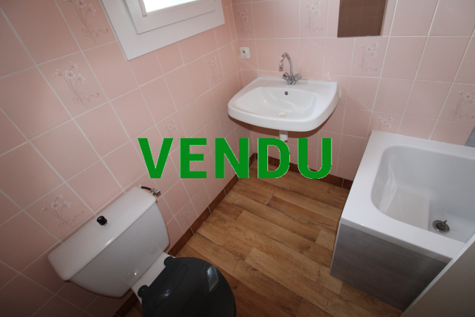 Maison dans lotissement tranquille