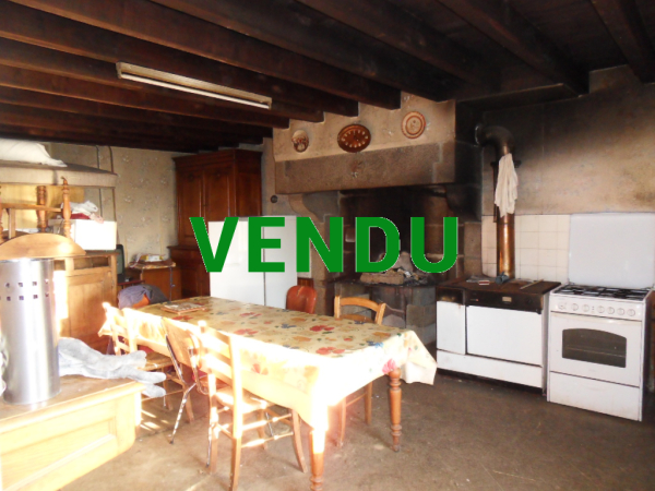 Maison en pierre à rénover à environ 6 km de BRECEY
