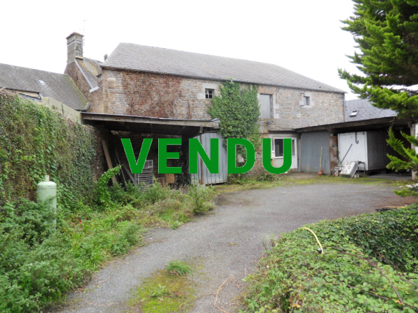 Maison avec boutique dans bourg à proximité des commerces à 10 km de BRECEY (50370)