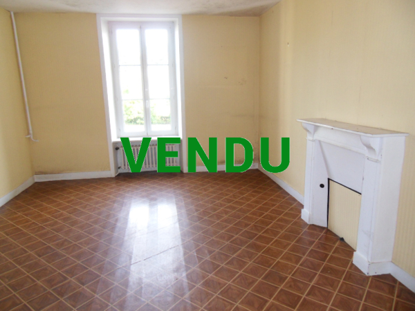 Ensemble de 3 logements 352 m² dans le bourg de BRECEY (50370)