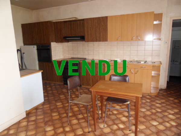 Ensemble de 3 logements 352 m² dans le bourg de BRECEY (50370)