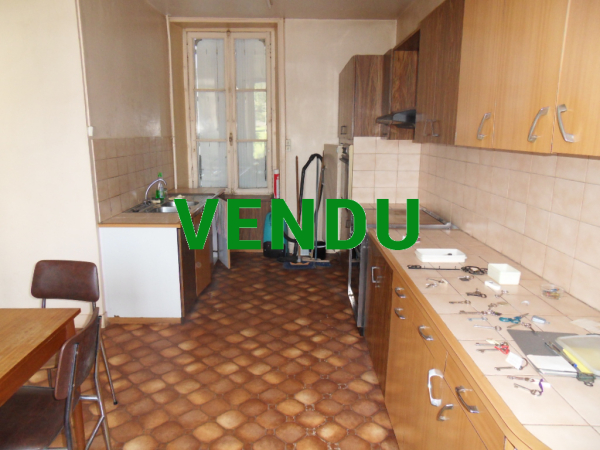 Ensemble de 3 logements 352 m² dans le bourg de BRECEY (50370)