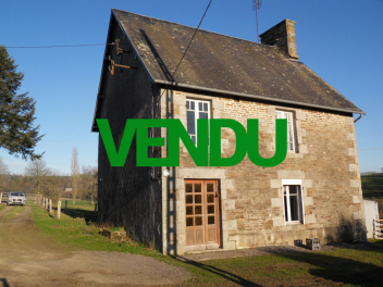 Maison en pierre à rénover à environ 6 km de BRECEY-vendu